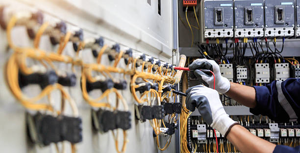 Professional Electrician technician working in Wamac, IL